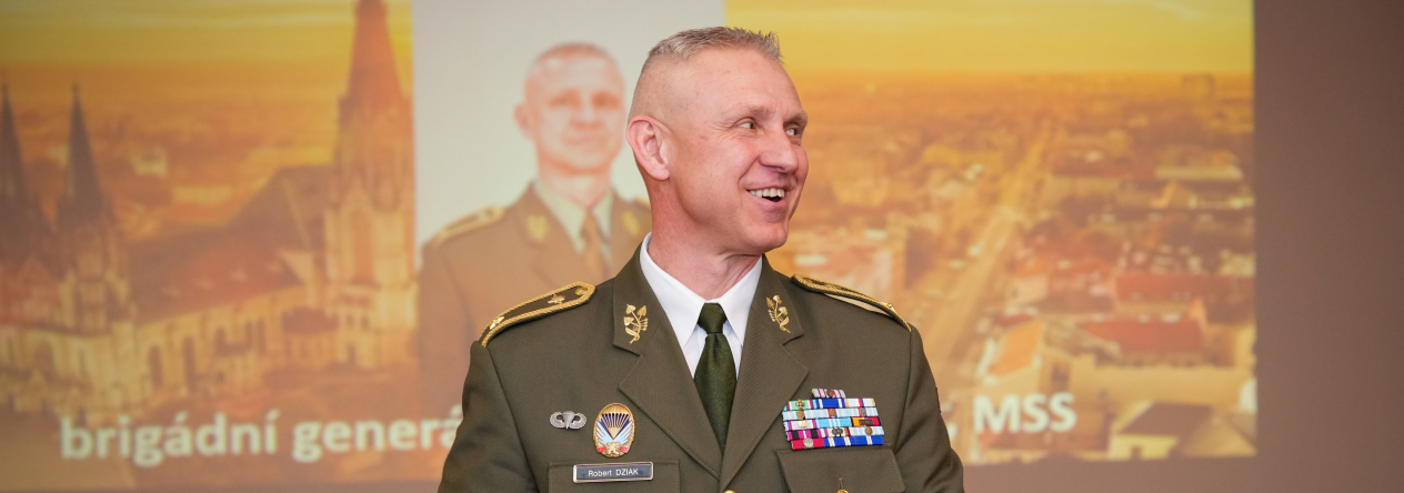 brigádní generál Róbert Dziak, MSS, zástupce velitele Pozemních sil AČRR