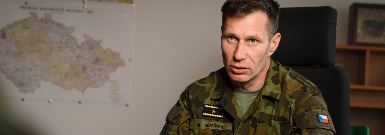 Brigádní generál Miroslav Hofírek při rozhovoru na Velitelství Pozemních sil