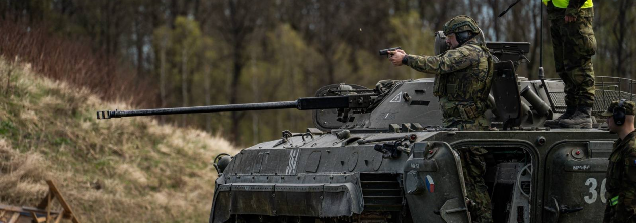 Střelecká soutěž 72. mechanizovaného praporu prověřila vojáky v dynamických situacích i fyzické zátěži.