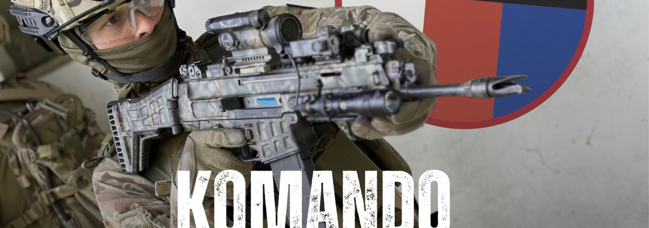 Výsadkáři 43. výsadkového pluku během výcviku CQB a FIBUA.