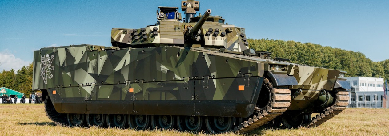 CV 90 na dnech NATO