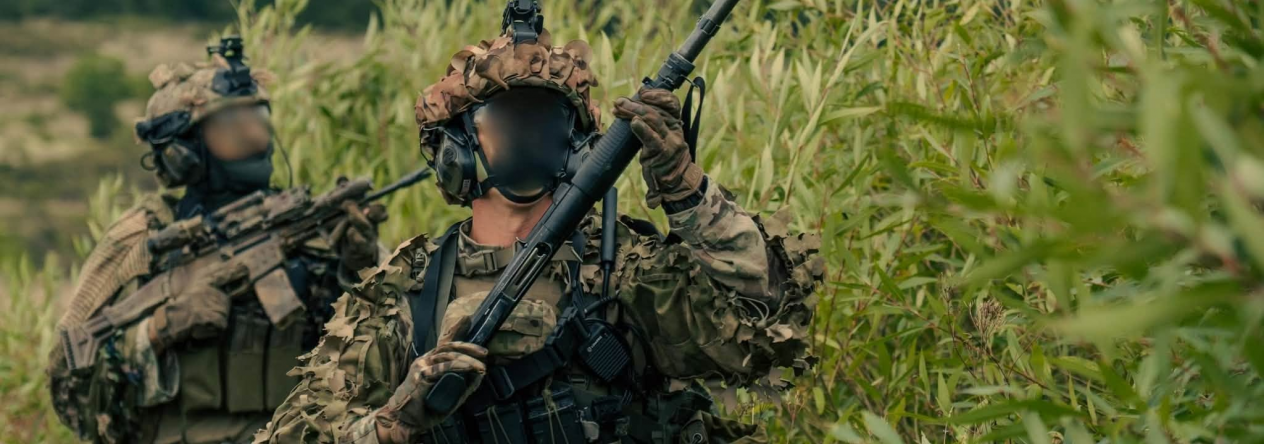 Personnel of the 43rd Airborne Regiment train during Exercise Crimson Lightning II.