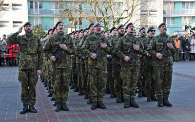 Noví vojáci Armády ČR skládají slavnostní přísahu na Vojenské akademii