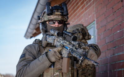 Český výsadkář ze 43. výsadkového pluku během cvičení Steadfast Dart 2026 v Německu