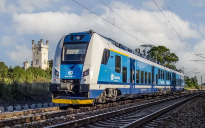 Regionální vlak v Olomouckém kraji v rámci systému IDSOK, kde mohou váleční veteráni cestovat zdarma