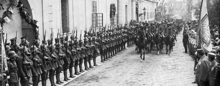 1921