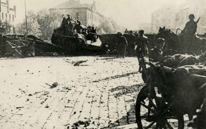 Vjezd sovětských jednotek Rudé armády do města Olomouce v květnu 1945 během jejího osvobozování