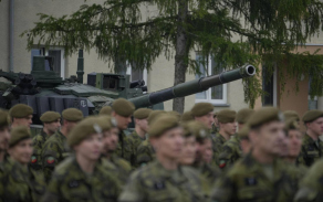nastoupení příslušníci 73. tankového praporu