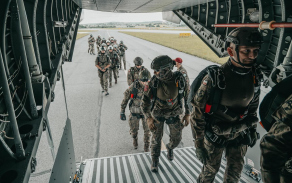 výcvik se zahraničními partnery