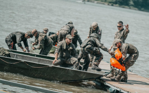 výcvik se zahraničními partnery