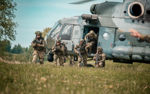 Hraničtí vojáci s rumunskými kolegy 