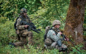 Hraničtí vojáci s rumunskými kolegy 