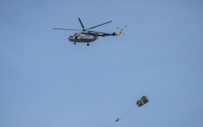 Nebe má další výsadkáře