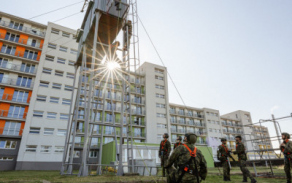 Nebe má další výsadkáře