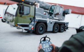 Nový jeřáb Liebherr 