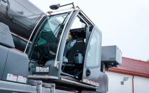 Nový jeřáb Liebherr 