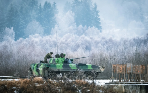 Leopard 2A4 tankers in action