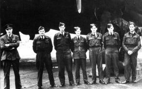 Osádka letounu, který vysadil skupinu Anthropoid a další