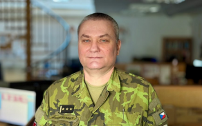 Plukovník Michal Sladký, nový velitel 14. pluku logistické podpory, při portrétním focení v uniformě Armády České republiky.