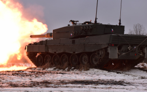 ostré střelby z tanku Leopard 2A4