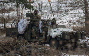 Čeští výsadkáři z 43. výsadkového pluku během cvičení Steadfast Dart 2026 v Německu