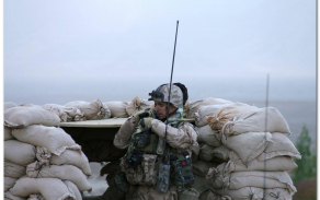 dělostřelecký návodčí v Afghanistánu