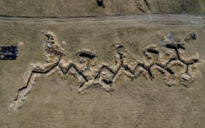 Dobývání zákopového systému patřilo k nejdynamičtějším částem cvičení IRON SPIKE.