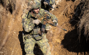 Výcvik ukázal, že současná příprava vojáka stojí na propojení bojových dovedností, techniky a rychlého rozhodování.