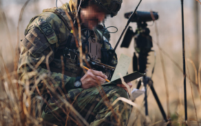 JFO propojuje jednotky v terénu s prostředky palebné podpory.