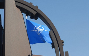 Země NATO rekordně zvýšily investice do obrany