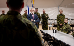 Prezident republiky navštívil české vojáky v Lotyšsku