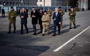 Prezident republiky navštívil české vojáky v Lotyšsku