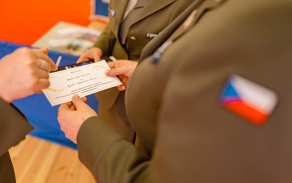 Setkání válečných veteránek v komunitním centru pro válečné veterány Olomouc