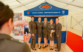 Setkání válečných veteránek v komunitním centru pro válečné veterány Olomouc