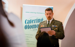 Setkání válečných veteránek v komunitním centru pro válečné veterány Olomouc