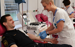 Darování krve jako symbol solidarity a odpovědnosti