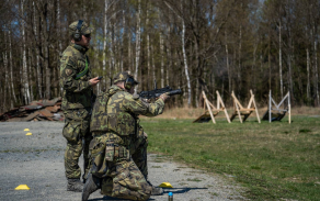Střelba z různých pozic prověřuje techniku i soustředění