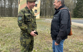 Zástupce velitele Pozemních sil AČR brig. gen. Miroslav Hofírek se zástupcem šéfredaktora CZ DEFENCE Janem Zilvarem