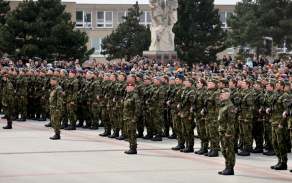 Vojáci Armády České republiky nastoupení na nástupu ve Vyškově