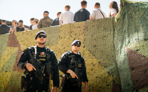 Hlídka policie na akci Bahna