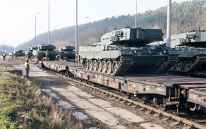 přeprava tankové roty s Leopardy 2A4