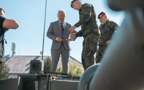 Historický milník pro českou obranu: Přáslavický prapor kompletně převzal tanky Leopard 2A4