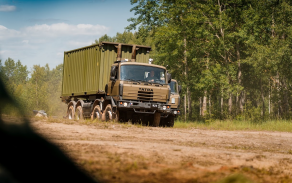 řidič vozu Tatra 815