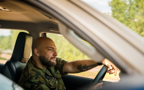 řidič vozu Hilux