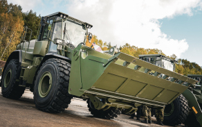 nový kolový nakladač pro ženisty Hyundai HL960A
