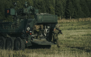 Personnel of the 43rd Airborne Regiment train during Exercise Crimson Lightning II.