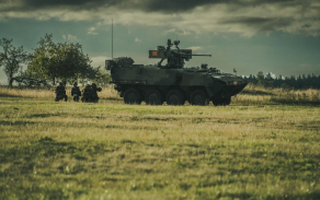 Personnel of the 43rd Airborne Regiment train during Exercise Crimson Lightning II.