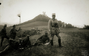 Štáb plukovníka Josefa Šnejdárka během bojů na Slovensku, červen 1919.